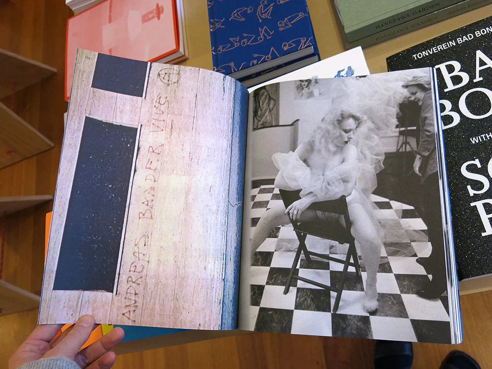 Gina Bucher - Female Chic. Thema Selection - Image 6