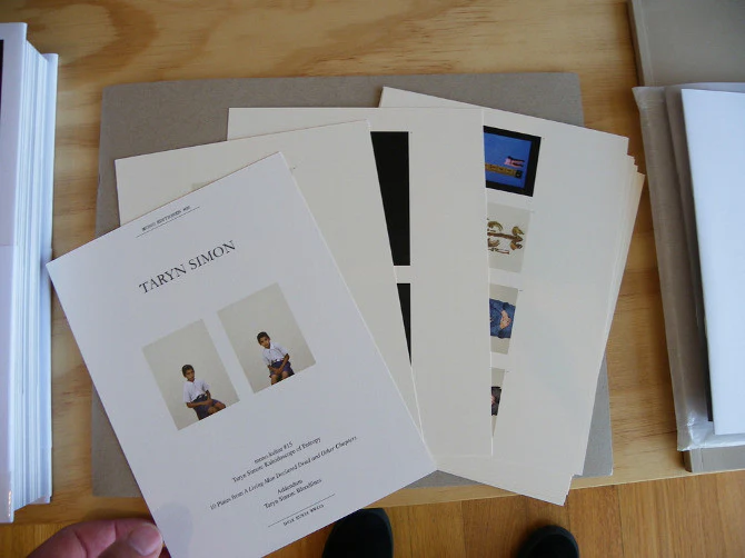 mono.edition #03 / Taryn Simon - Image 4